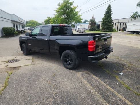 Used 2017 Chevrolet Silverado 1500 LT w/ Midnight Edition AWD/4WD image 22