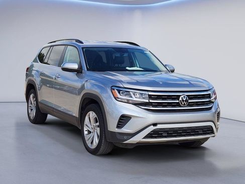 Used 2023 Volkswagen Atlas SE FWD image 3