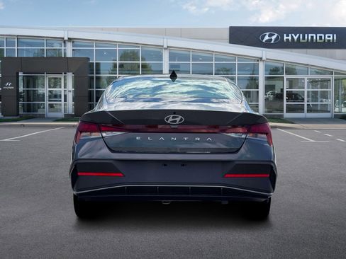 New 2026 Hyundai Elantra SE FWD image 6