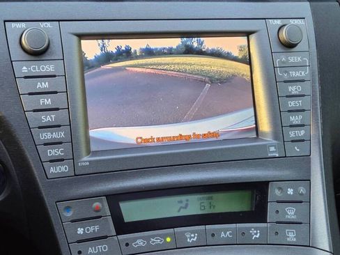 Used 2012 Toyota Prius Four w/ Deluxe Solar Roof Pkg FWD image 21