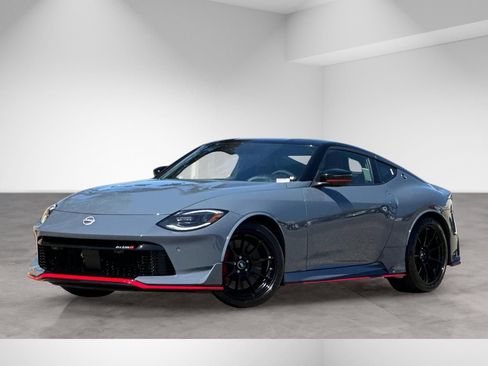 Used 2026 Nissan Z NISMO w/ Floor Mat Package RWD image 2
