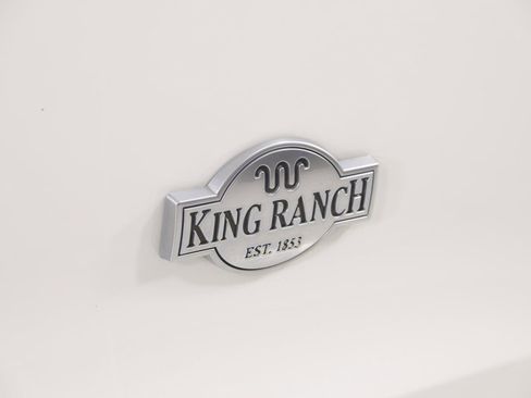 Used 2022 Ford Explorer King Ranch w/ Premium Technology Package image 45