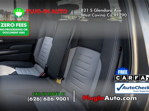 Used 2024 Toyota Tacoma TRD Off-Road AWD/4WD image 11