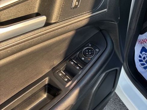 Used 2023 Ford Edge SEL image 12