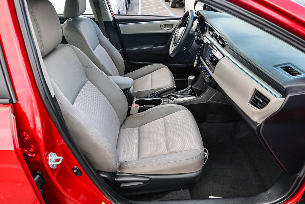 Used 2014 Toyota Corolla LE FWD image 7