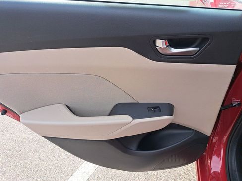 Used 2022 Hyundai Accent SEL image 7