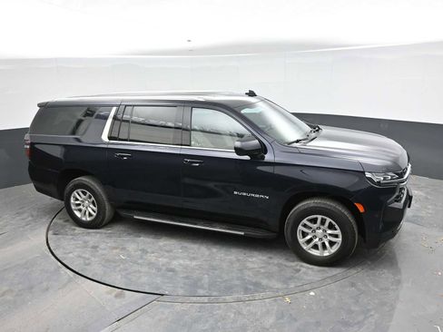 Used 2022 Chevrolet Suburban LS AWD/4WD image 35