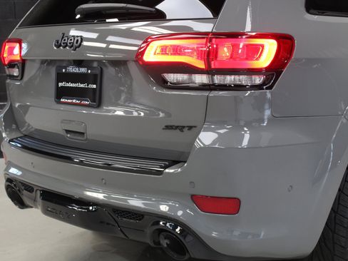 Used 2020 Jeep Grand Cherokee SRT AWD/4WD image 17