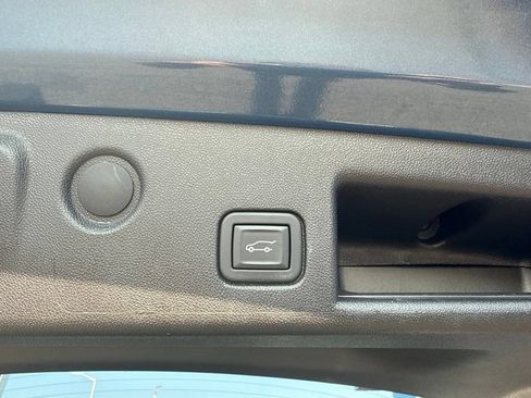 Used 2024 Chevrolet Equinox LT AWD/4WD image 15