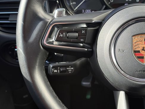 Used 2024 Porsche Macan image 17
