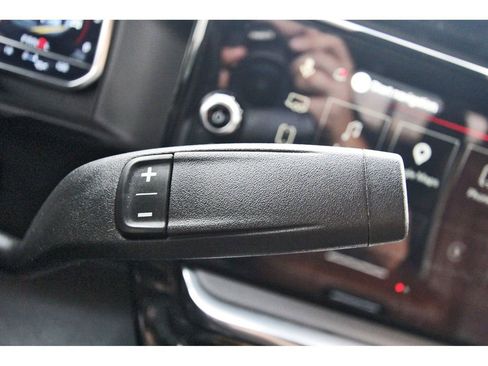 Used 2025 GMC Sierra 3500 Denali Ultimate AWD/4WD image 12