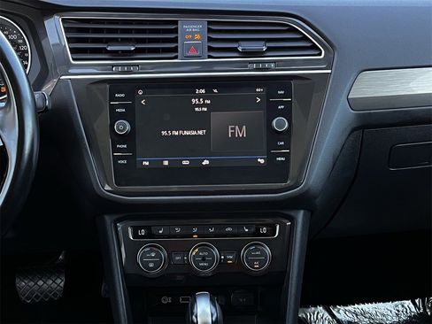 Used 2018 Volkswagen Tiguan SEL image 15