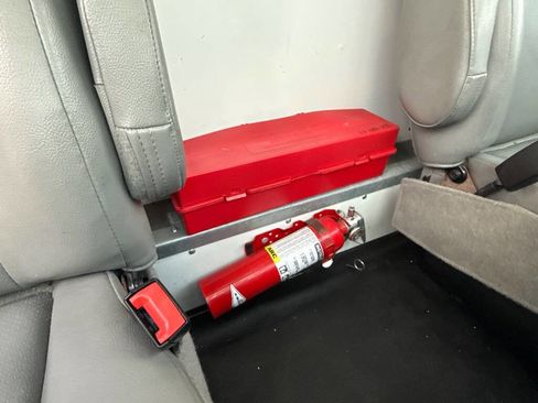 Used 2021 Ford E-350 and Econoline 350 Super Duty image 19