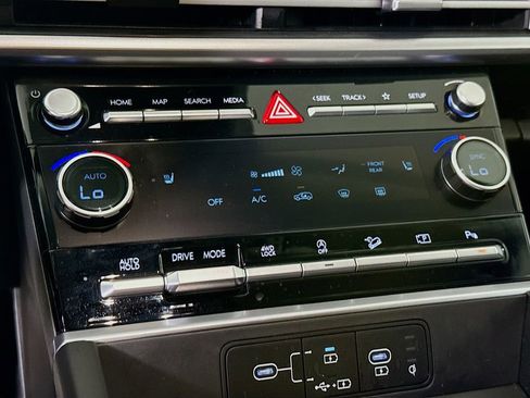 Certified 2025 Hyundai Santa Fe SEL AWD/4WD image 8
