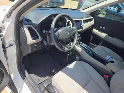 Used 2021 Honda HR-V LX image 16