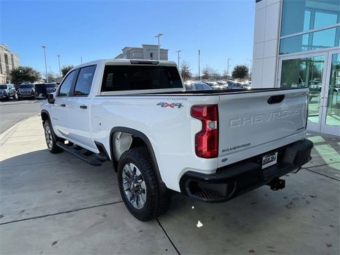 Used 2023 Chevrolet Silverado 2500 Custom w/ Custom Convenience Package image 10