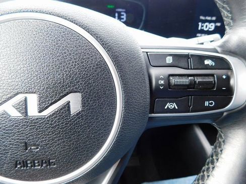 Used 2023 Kia Sportage EX image 28