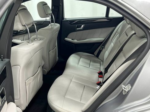 Used 2013 Mercedes-Benz E 350 4MATIC Sedan image 31