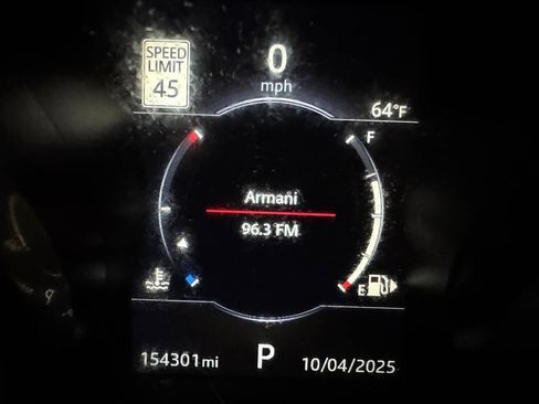 Used 2017 Land Rover Discovery HSE image 20