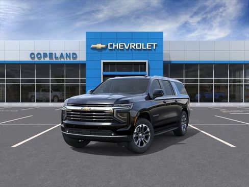 New 2026 Chevrolet Suburban LT w/ Comfort Package AWD/4WD image 8