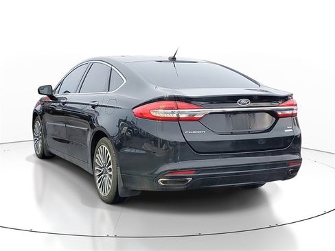 Used 2018 Ford Fusion SE w/ Fusion SE Technology Package image 3
