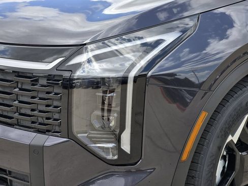 New 2026 Kia Sportage EX FWD image 7