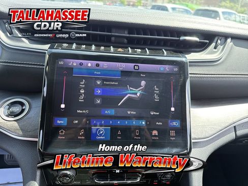 Used 2022 Jeep Grand Cherokee L Limited w/ Luxury Tech Group II AWD/4WD image 24