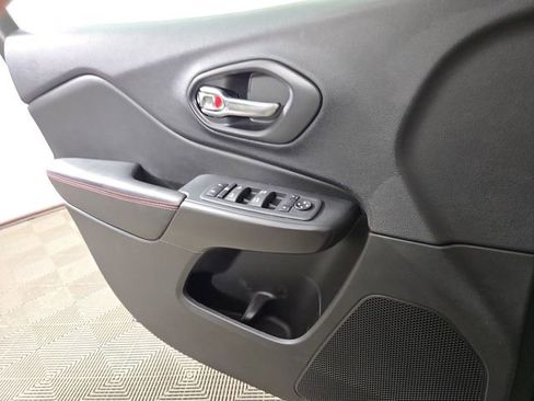 Used 2022 Jeep Cherokee Trailhawk w/ Comfort/Convenience Group image 28