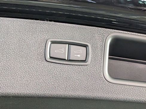 New 2026 Porsche Macan image 18