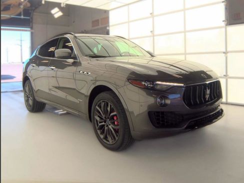 Used 2018 Maserati Levante S GranSport AWD/4WD image 4