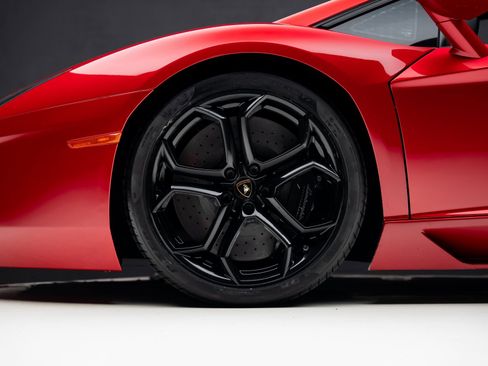 Used 2014 Lamborghini Aventador LP 700-4 image 18