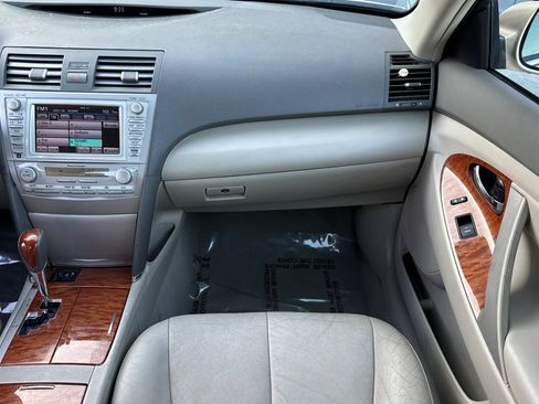Used 2010 Toyota Camry XLE image 29