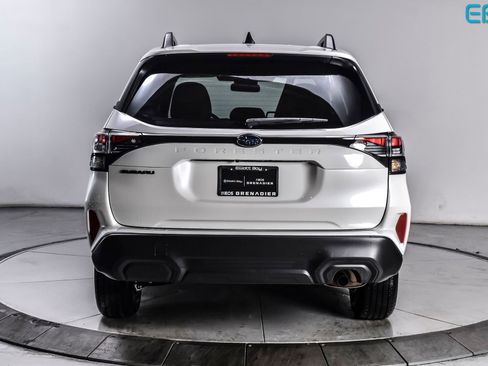 Used 2025 Subaru Forester Premium image 5