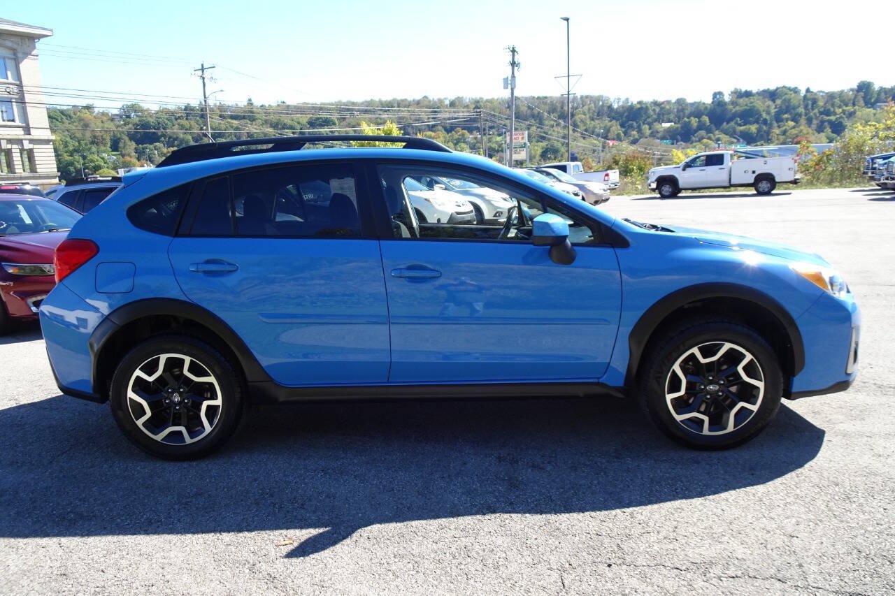 Used 2017 Subaru Crosstrek 2.0i Premium AWD/4WD image 5