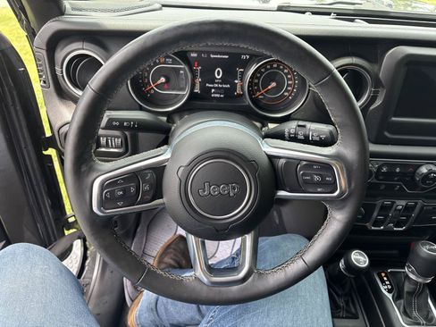 Used 2019 Jeep Wrangler Unlimited Sahara w/ LED Lighting Group AWD/4WD image 15