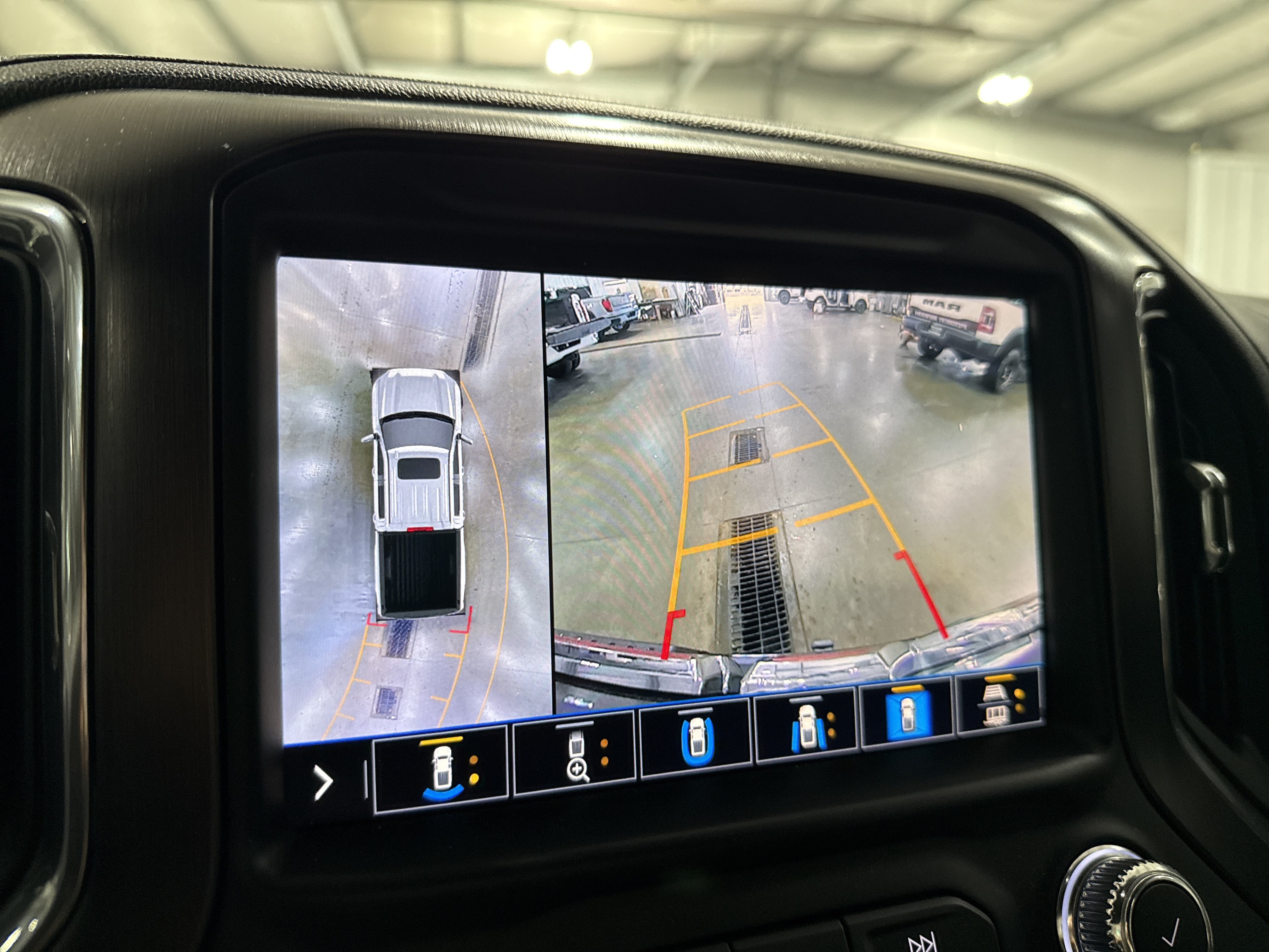 Used 2020 GMC Sierra 1500 AT4 w/ AT4 Premium Package AWD/4WD image 13