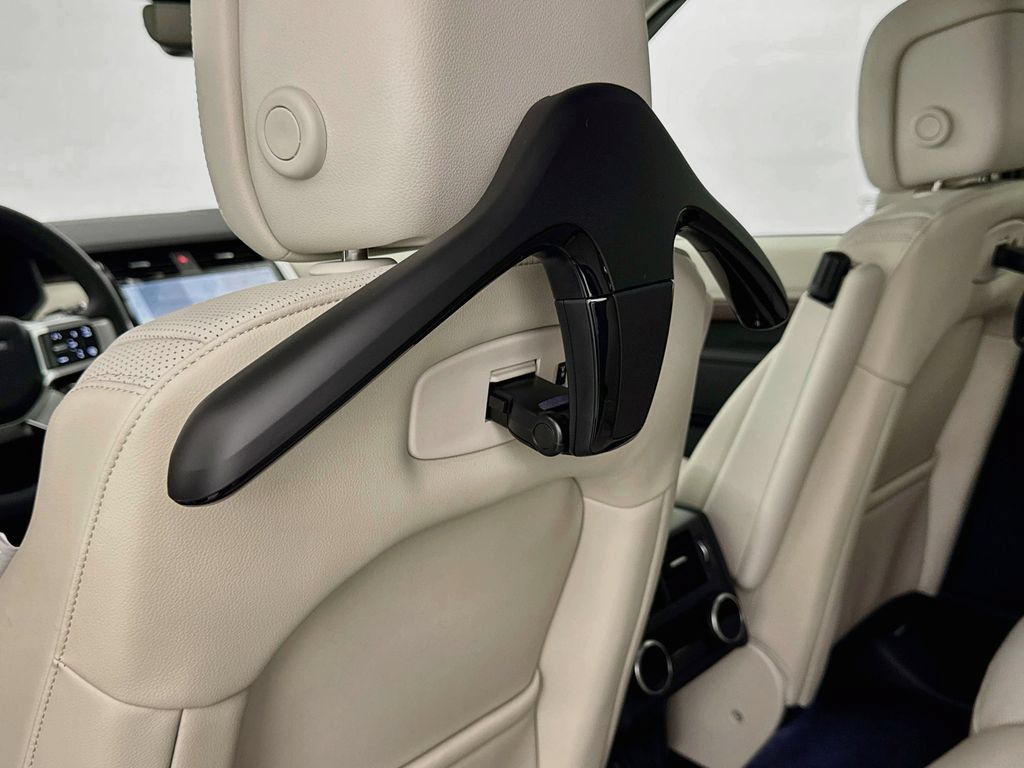 New 2026 Land Rover Discovery Dynamic SE AWD/4WD image 26