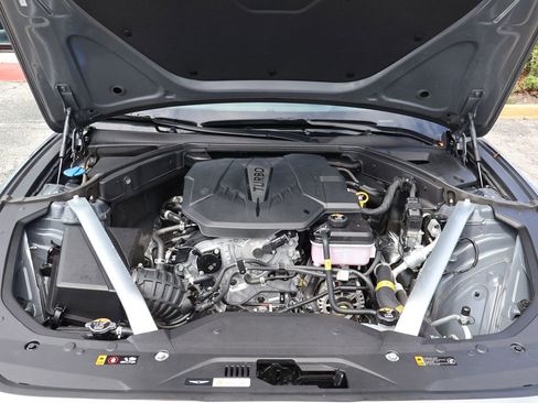 Used 2025 Genesis G70 2.5T image 19