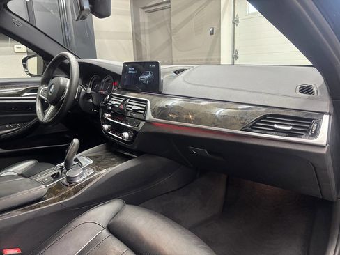 Used 2017 BMW 540i RWD image 25