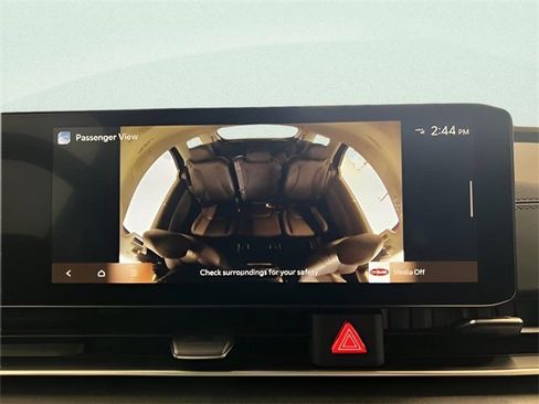 Used 2025 Kia Carnival EX image 22