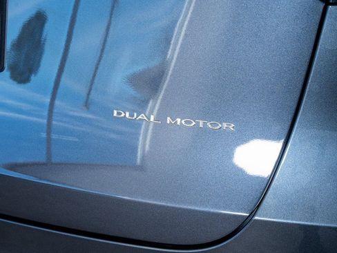 Used 2022 Tesla Model Y Long Range image 28