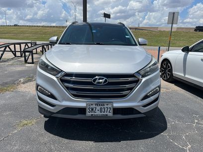Used 2018 Hyundai Tucson Limited w/ Ultimate Package 02