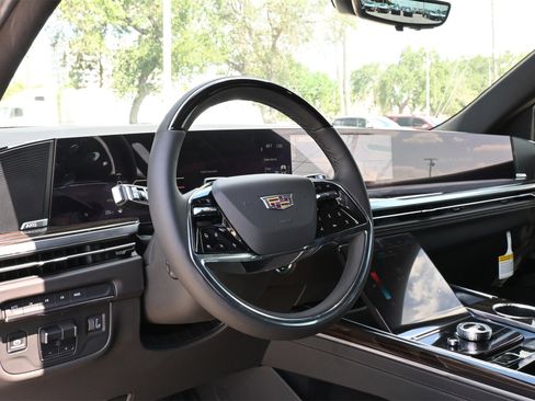 New 2025 Cadillac Escalade ESV Premium Luxury w/ LPO, Radiant Package image 17