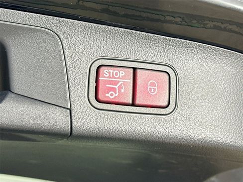 Certified 2023 Mercedes-Benz GLA 250 4MATIC image 31