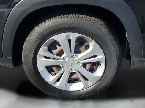 Used 2024 Chevrolet Trax LS FWD image 27