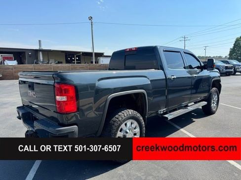 Used 2017 GMC Sierra 2500 Denali w/ Suspension Package, Off-Road AWD/4WD image 4
