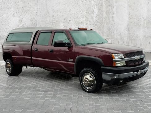 Used 2003 Chevrolet Silverado 3500 LS AWD/4WD image 2