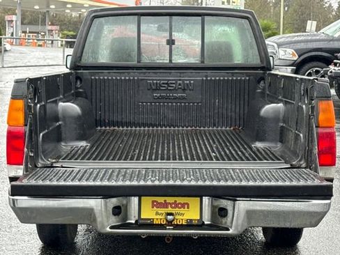 Used 1987 Nissan Pickup SE image 8