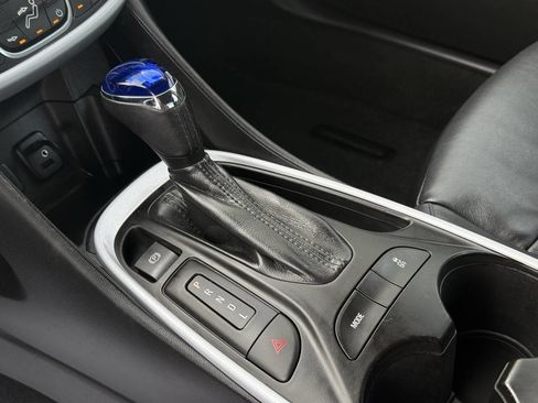 Used 2017 Chevrolet Volt LT w/ Comfort Package image 25