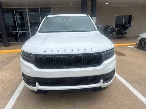 Used 2024 Jeep Wagoneer Series II AWD/4WD image 2